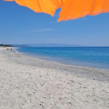 L'Isola Dei Vacanzieri Сант-Андреа-Апостоло-делло-Йонио Экстерьер фото